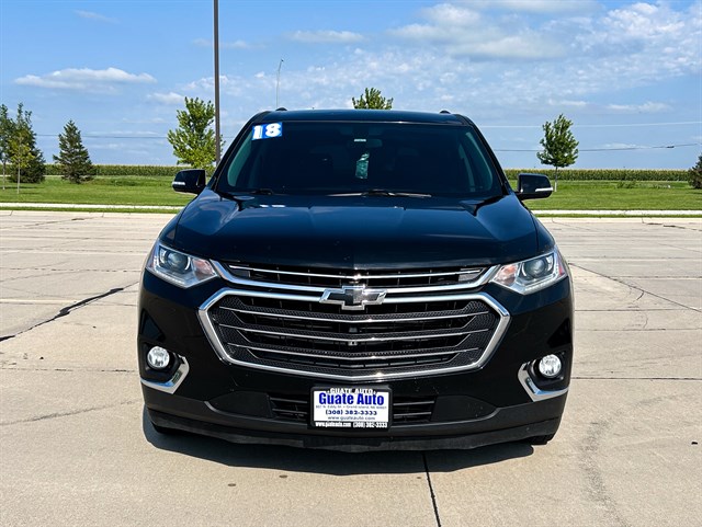 Chevrolet Traverse photo 2