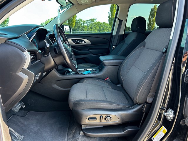 Chevrolet Traverse photo 8