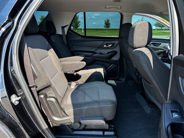 Chevrolet Traverse photo 11