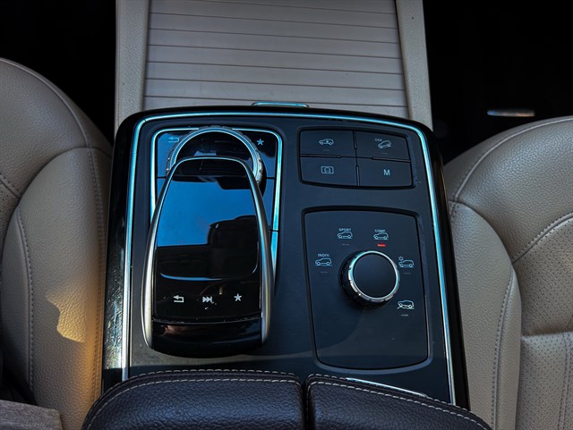 Mercedes-Benz GLS-Class photo 8