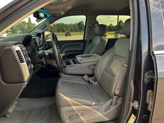 Chevrolet Silverado photo 14