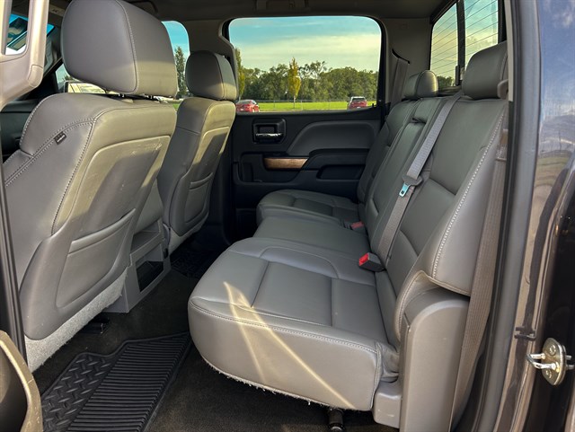 Chevrolet Silverado photo 15