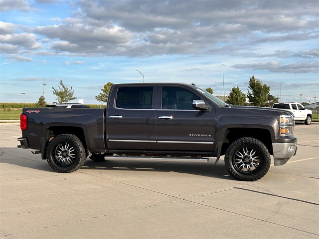 Chevrolet Silverado photo 13