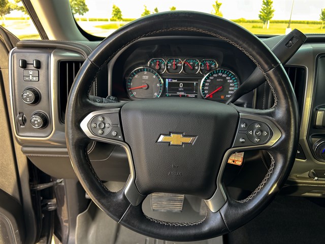 Chevrolet Silverado photo 5