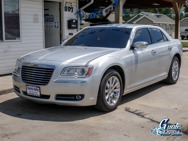 Chrysler 300 photo 3