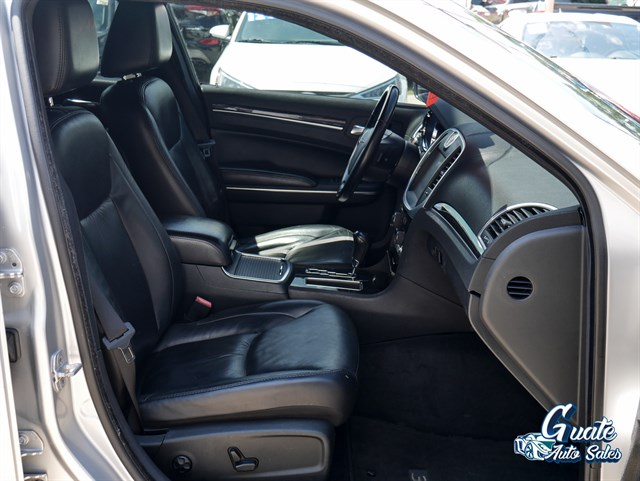Chrysler 300 photo 14
