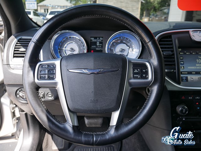 Chrysler 300 photo 7