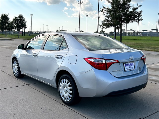Toyota Corolla photo 3