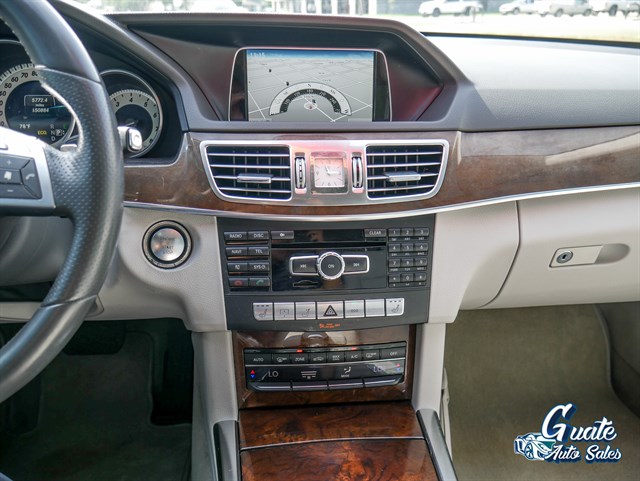 Mercedes-Benz E-Class photo 9
