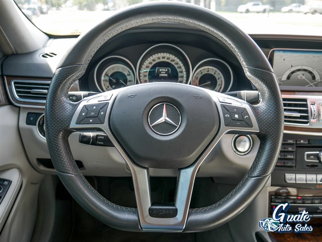 Mercedes-Benz E-Class photo 8