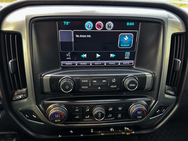 Chevrolet Silverado photo 11