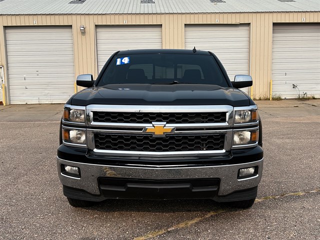 Chevrolet Silverado photo 2