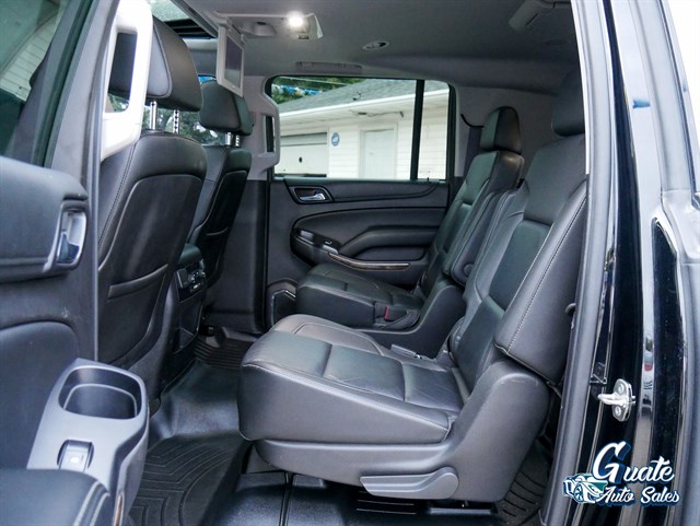 Chevrolet Suburban photo 9