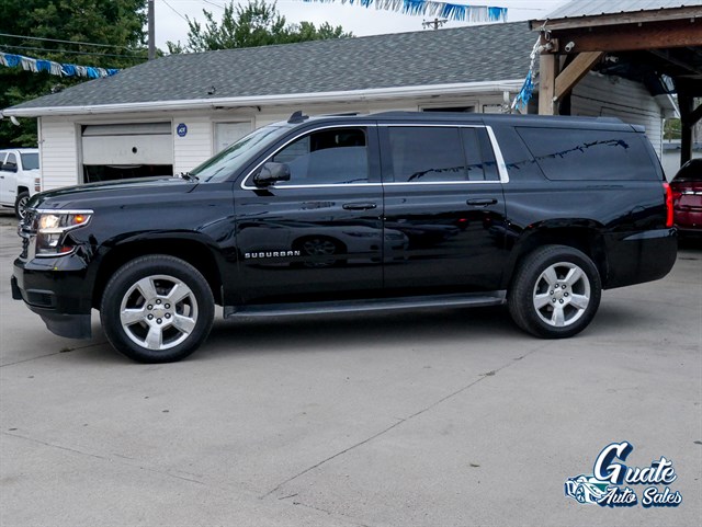 Chevrolet Suburban photo 4