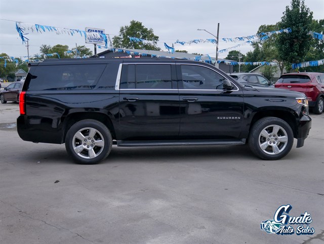 Chevrolet Suburban photo 16