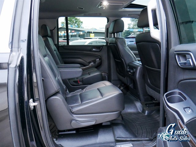 Chevrolet Suburban photo 17