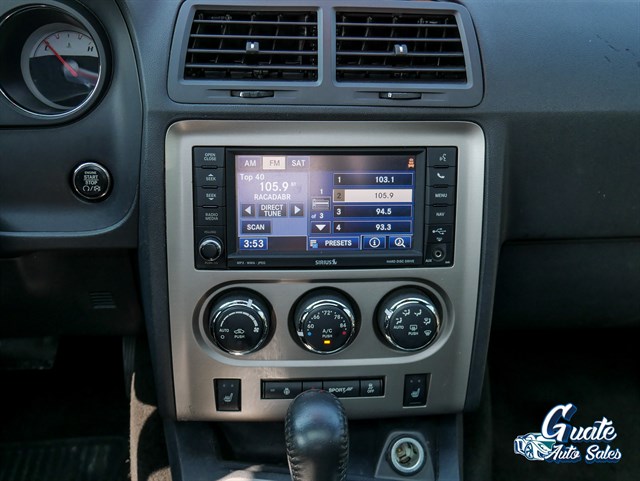 Dodge Challenger photo 7