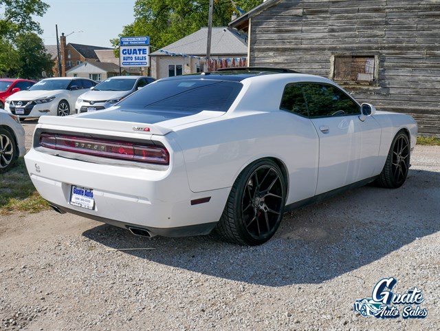 Dodge Challenger photo 12