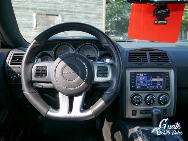 Dodge Challenger photo 8
