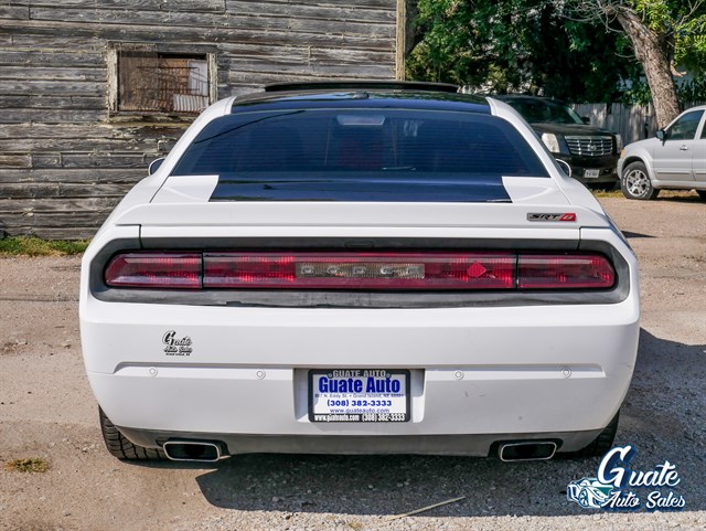 Dodge Challenger photo 11