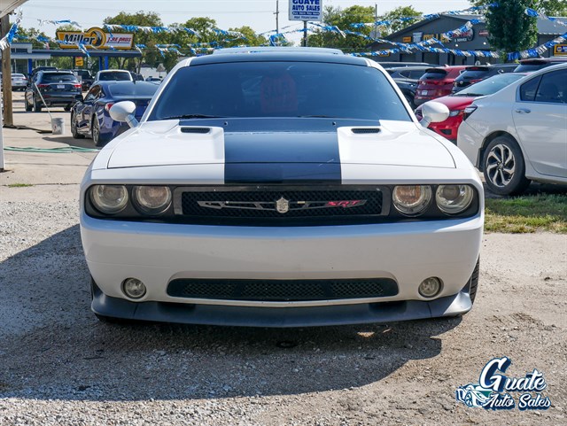 Dodge Challenger photo 2