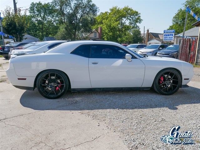 Dodge Challenger photo 13