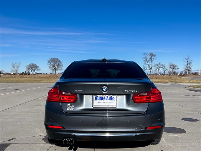 BMW 3 Series photo 13