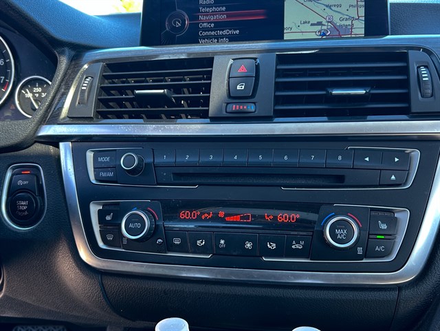 BMW 3 Series photo 8