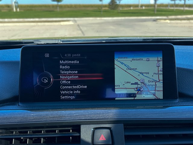 BMW 3 Series photo 7