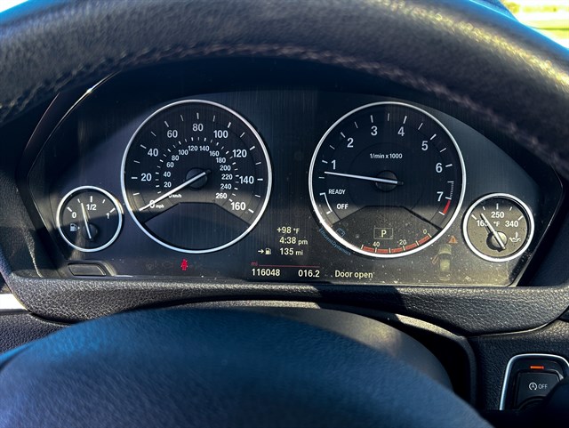 BMW 3 Series photo 6
