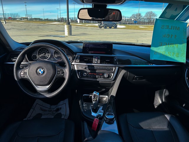 BMW 3 Series photo 10