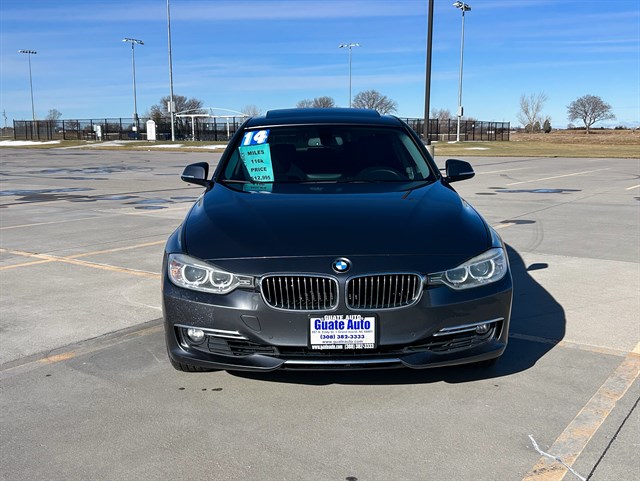 BMW 3 Series photo 2