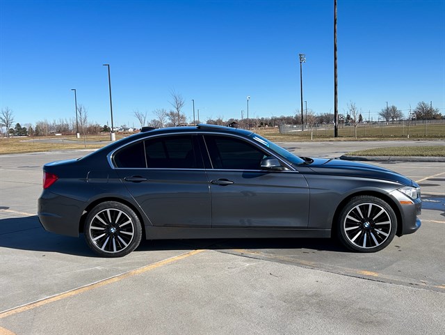 BMW 3 Series photo 15