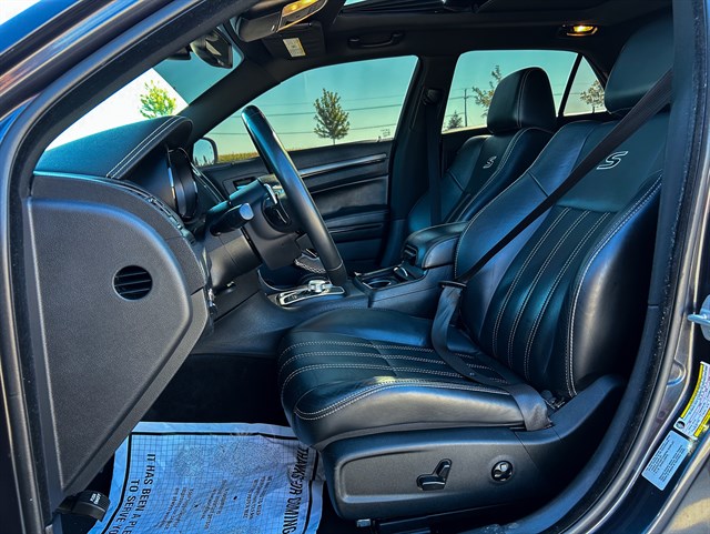 Chrysler 300 photo 15