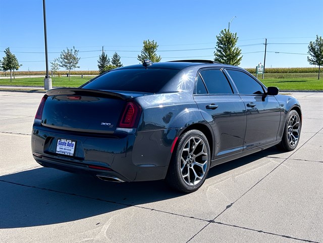 Chrysler 300 photo 13