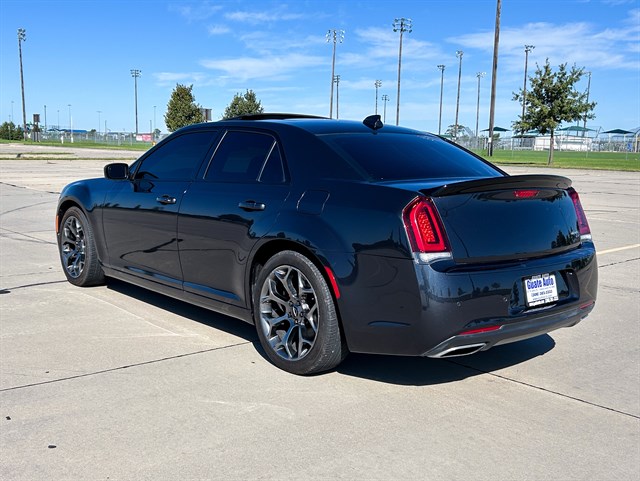 Chrysler 300 photo 11