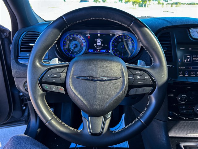 Chrysler 300 photo 5