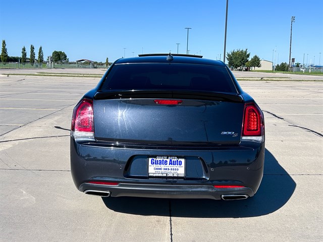 Chrysler 300 photo 12
