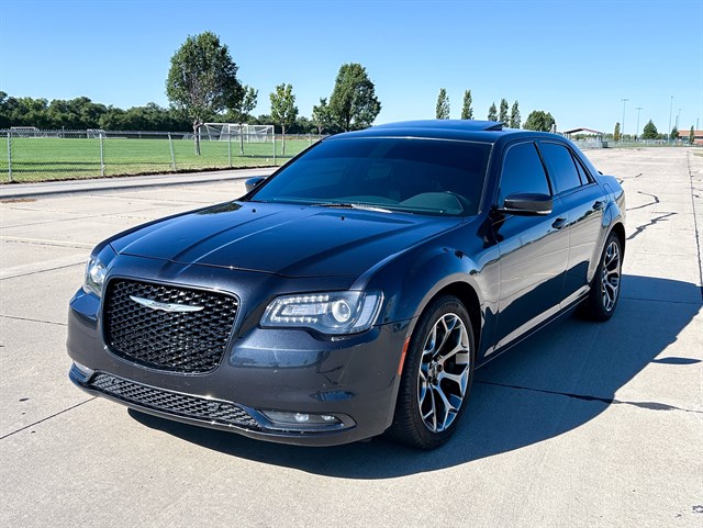 Chrysler 300 photo 3