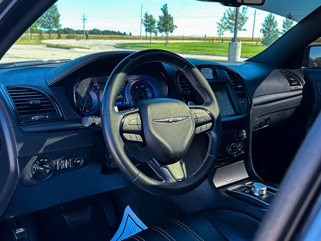 Chrysler 300 photo 4
