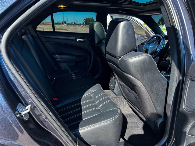Chrysler 300 photo 16