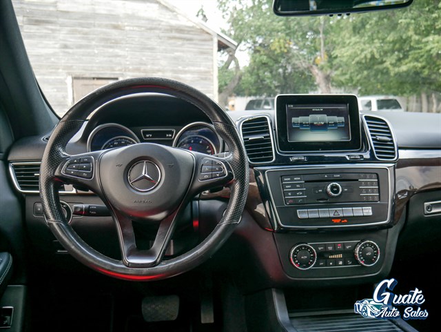 Mercedes-Benz GLE-Class photo 11
