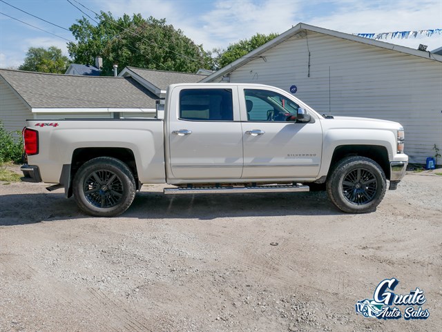 Chevrolet Silverado photo 14