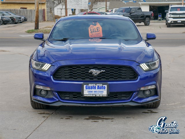 Ford Mustang photo 2