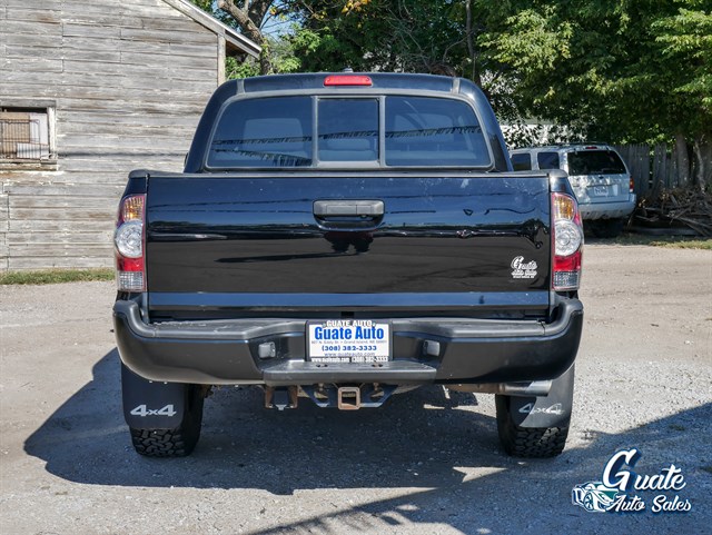 Toyota Tacoma photo 12