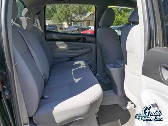 Toyota Tacoma photo 15
