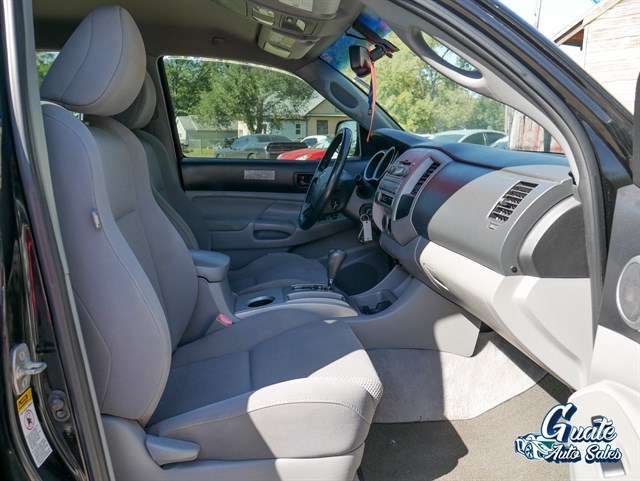 Toyota Tacoma photo 16