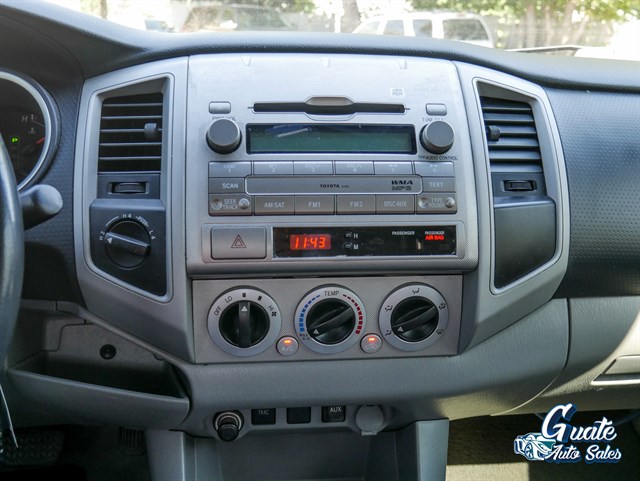 Toyota Tacoma photo 8