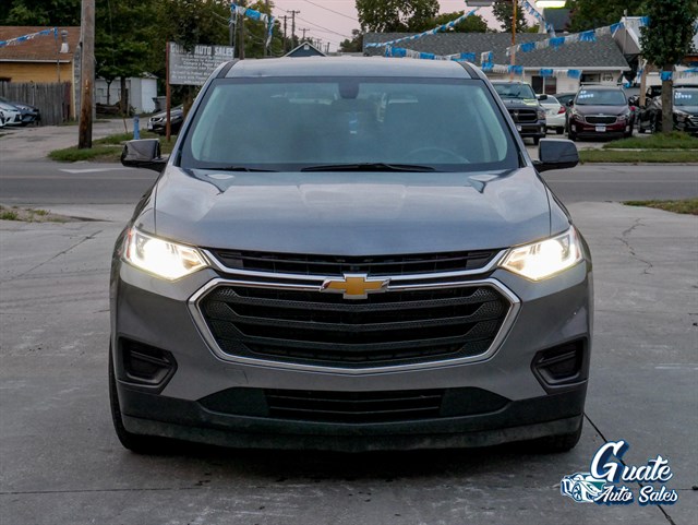 Chevrolet Traverse photo 2