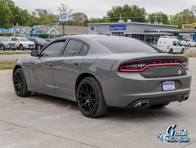 Dodge Charger photo 11